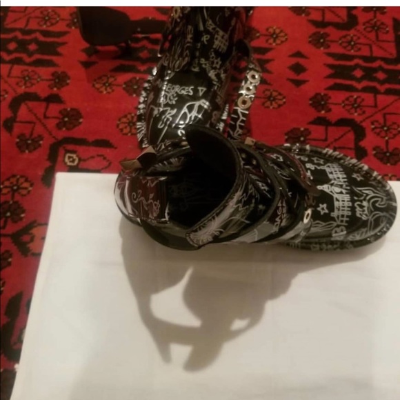 Boots ‼️ - Picture 3 of 4